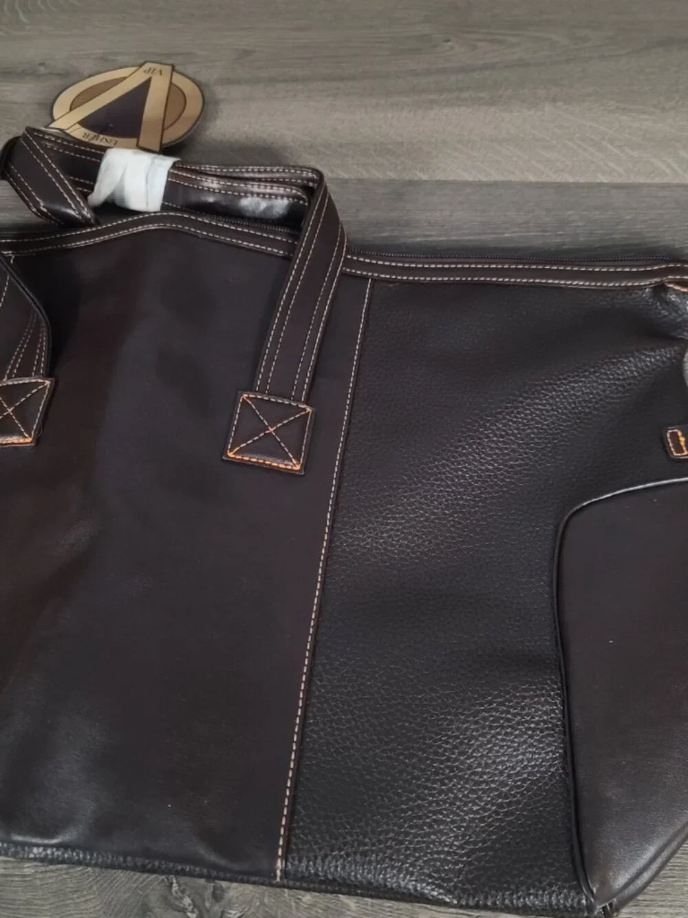 Usher VIP Brown Duffel Bag Large Weekend Zip Close Luggage Suitcase NWT 14